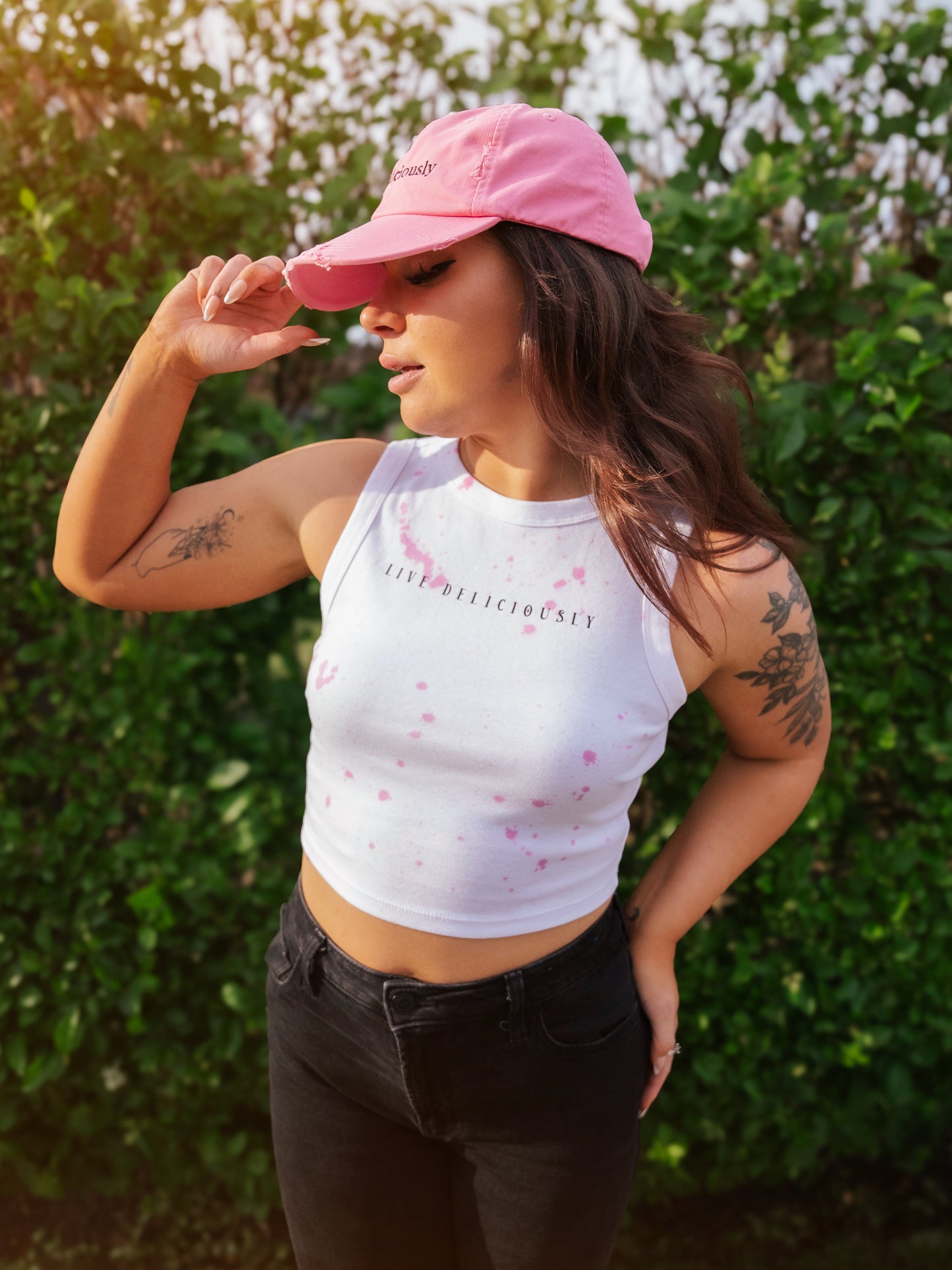 ‘live deliciously’ PINK SPLATTER CROP TOP